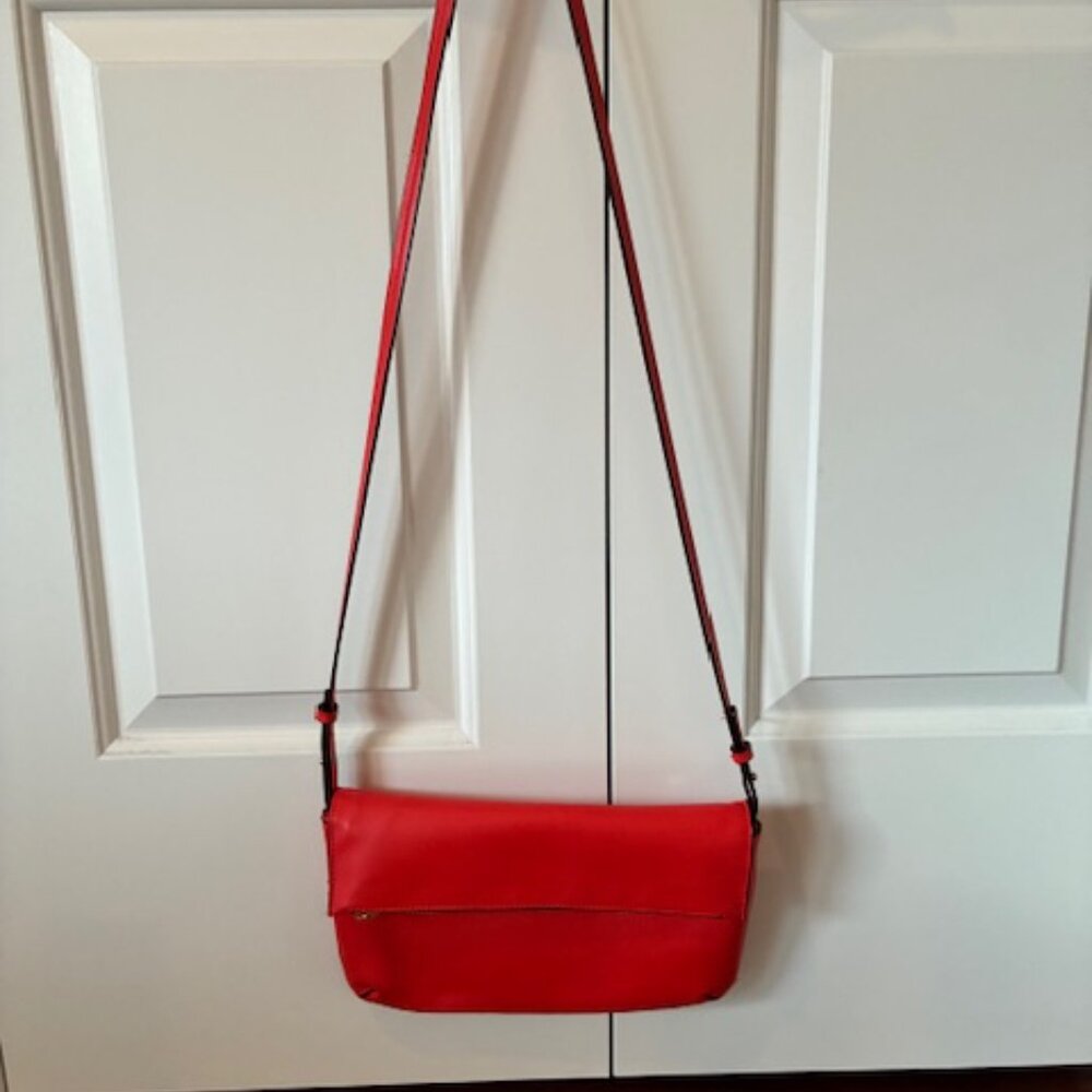 Crossbody dual clutch/bucket bag in tomato red
